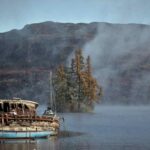 Barca abbandonata nel lago di Loch Ness